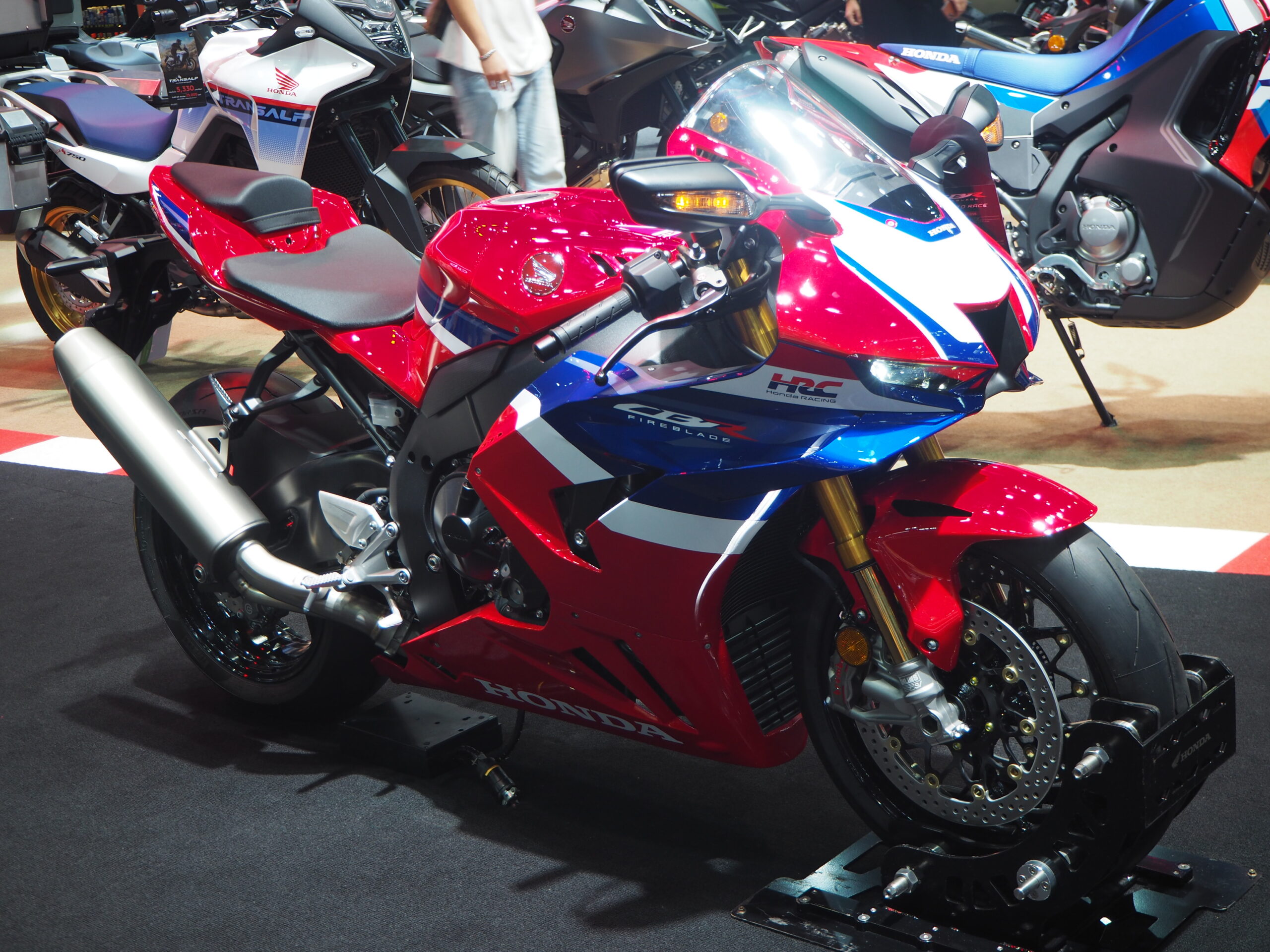 Honda CBR1000RR-R: ficha completa, precio y coste anual