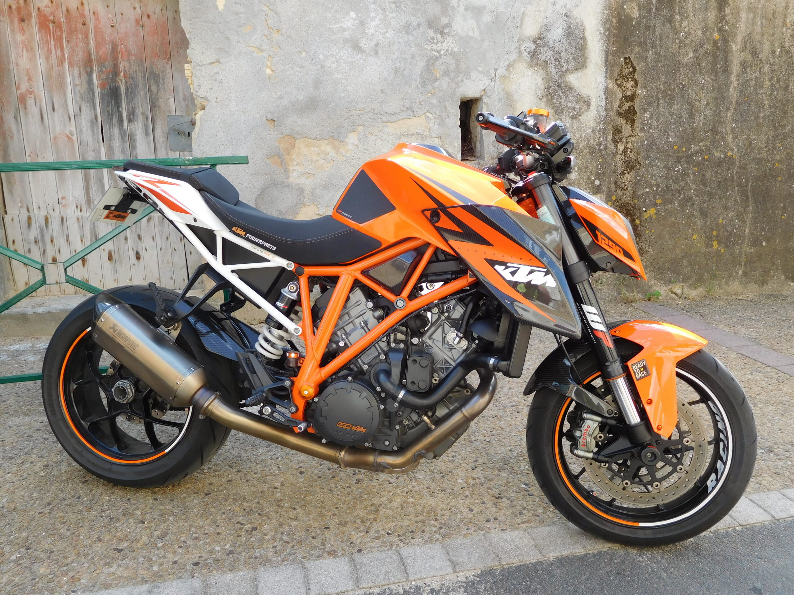 KTM 1290 Super Duke R: ficha completa, precio y coste anual