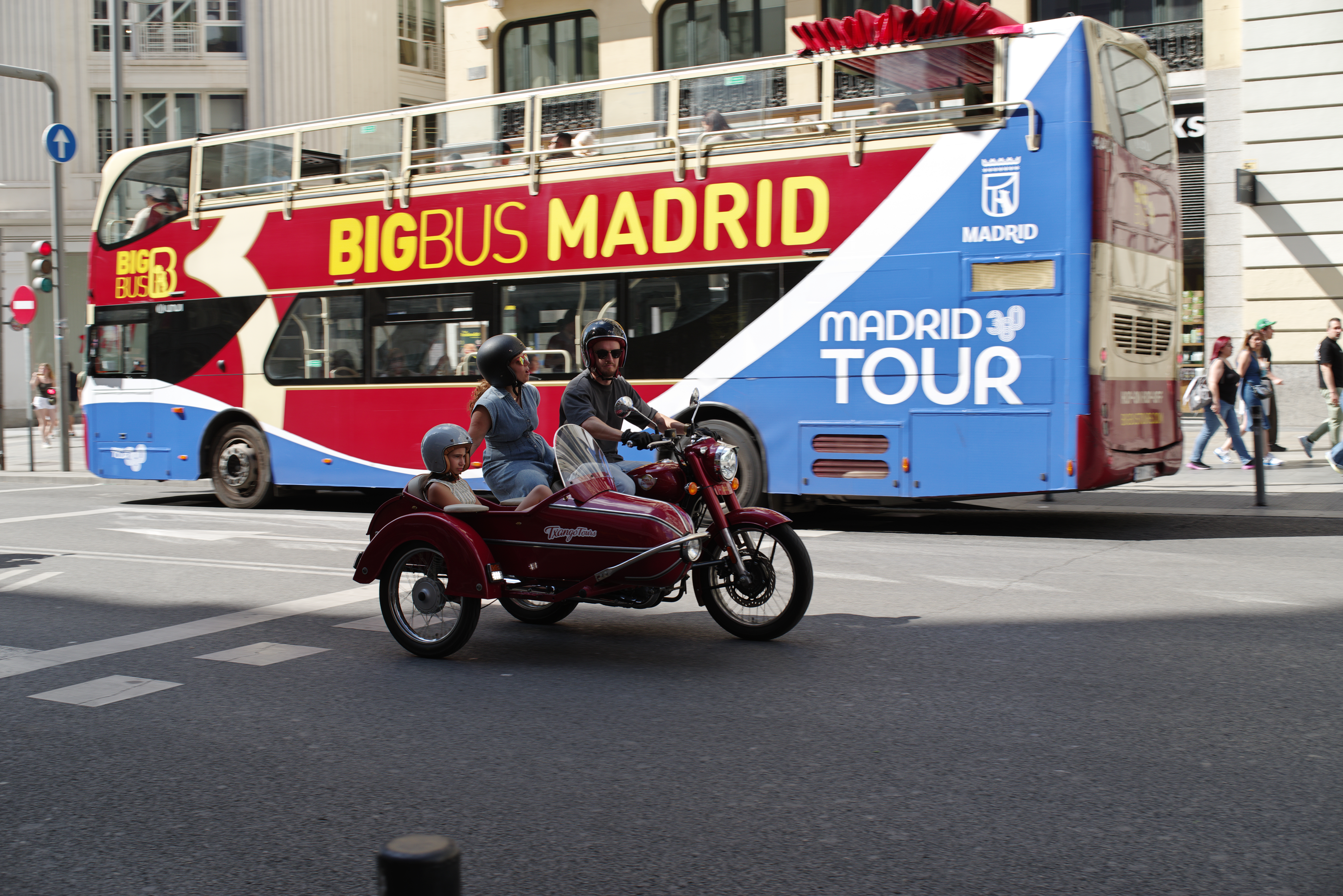 Royal Enfield Classic 350: ficha completa, precio y coste anual