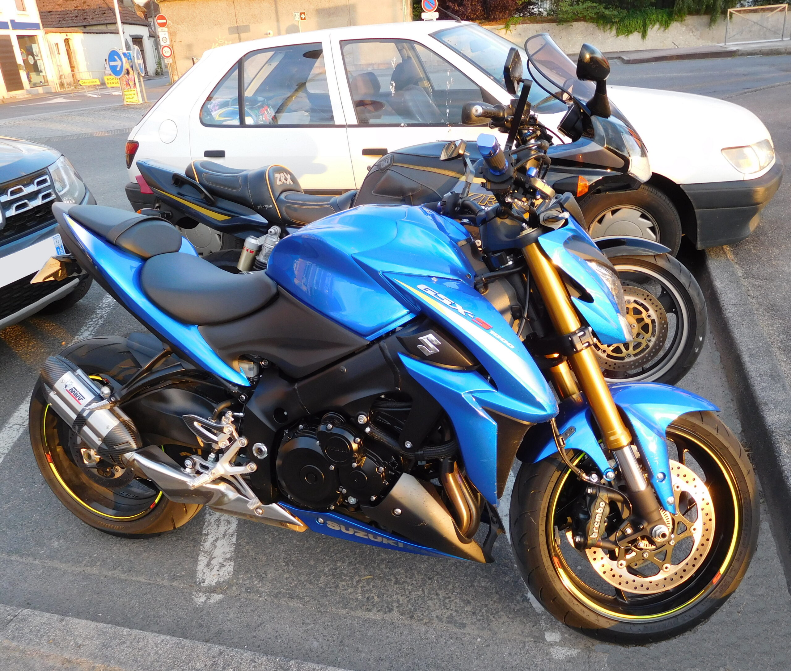 Suzuki GSX-S1000: ficha completa, precio y coste anual